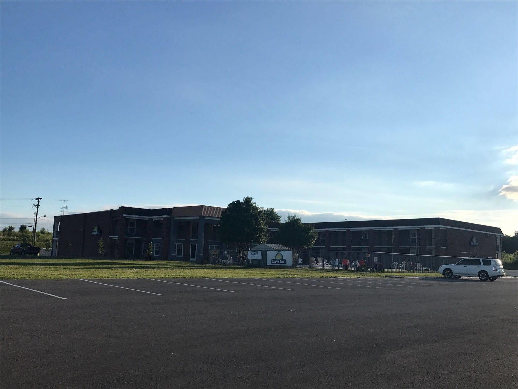 Days Inn By Wyndham Cave City Exterior foto